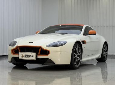 Aston Martin Vantage 2019, фото 1
