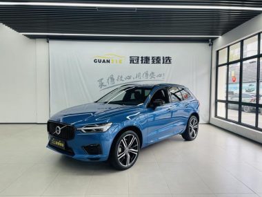 Volvo XC60 2021, фото 1