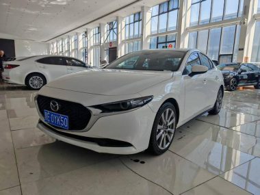 Mazda 3 2023, фото 1