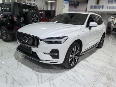 Volvo XC60 2022, фото 1