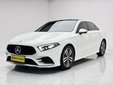 Mercedes-Benz A-Class 2019, фото 1