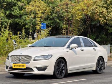 Lincoln MKZ 2019, фото 1
