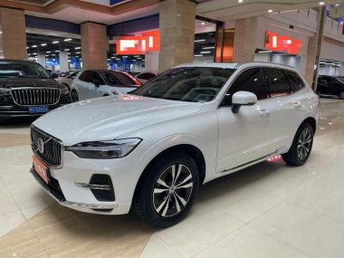 Volvo XC60 2022, фото 1