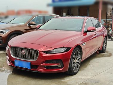 Jaguar XEL 2020, фото 1