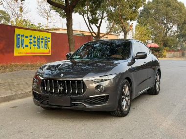 Maserati Levante 2023, фото 1