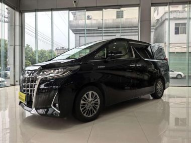 Toyota Alphard 2019, фото 1