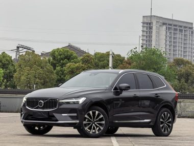 Volvo XC60 2023, фото 1