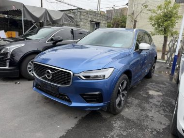 Volvo XC60 2019, фото 1