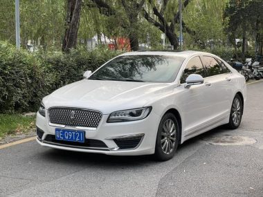 Lincoln MKZ 2020, фото 1