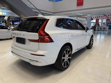 Volvo XC60 B5 4WD Zhiyi Luxury — фото 4