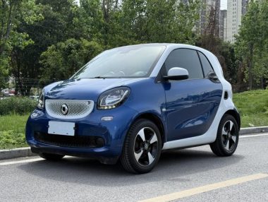 Smart fortwo 2018, фото 1