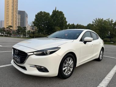Mazda 3 2019, фото 1