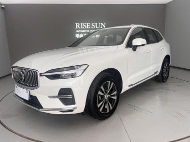 Volvo XC60 2025, фото 1
