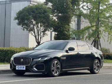 Jaguar XFL 2022, фото 1
