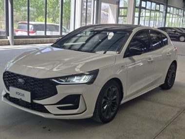 Ford Focus 2022, фото 1