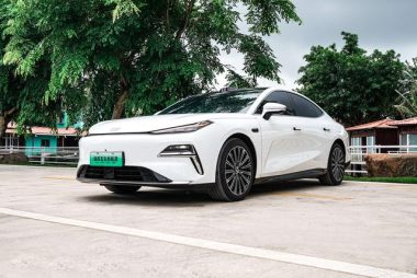 Geely Galaxy Xingyao 8 PHEV 2025, фото 1