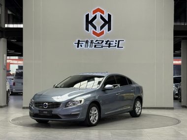 Volvo S60 2020, фото 1