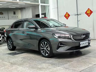 Geely Emgrand 4 1.5L CVT Premium Version — фото 3