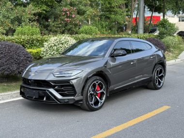 Lamborghini Urus 2021, фото 1