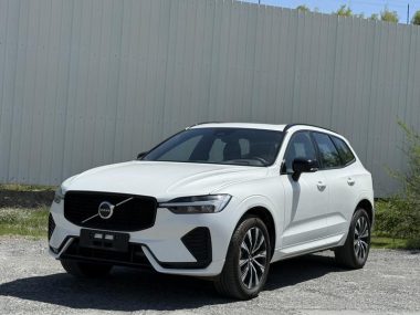 Volvo XC60 2025, фото 1