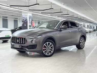 Maserati Levante 2022, фото 1