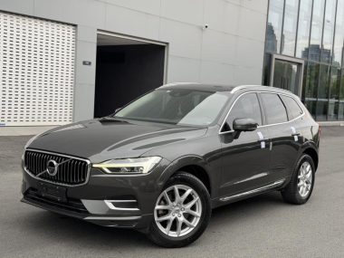 Volvo XC60 2020, фото 1