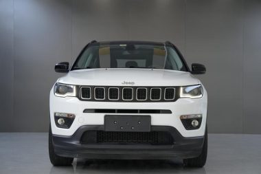 Jeep Compass 220T — фото 2