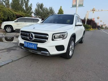 Mercedes-Benz GLB 2021, фото 1