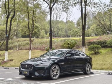 Jaguar XEL 2023, фото 1