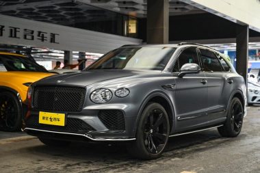 Bentley Bentayga 2021, фото 1