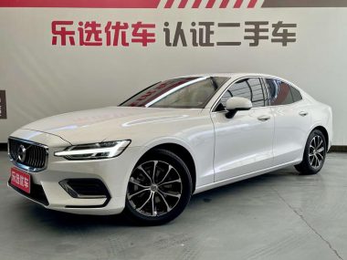 Volvo S60 2022, фото 1