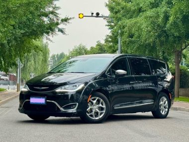 Chrysler Grand Voyager 2018, фото 1