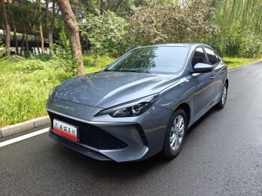 Roewe i5 2025, фото 1