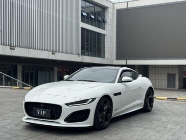 Jaguar F-TYPE 2023, фото 1