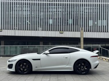 Jaguar F-TYPE P300 75 — фото 4