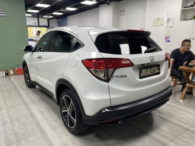 Honda Vezel 1.5L CVT Vanguard — фото 4