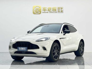Aston Martin DBX 2023, фото 1
