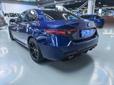 Alfa Romeo Giulia 2.0T 280HP Luxury — фото 3