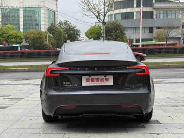 Tesla Model 3 Facelift RWD — фото 3