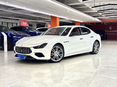 Maserati Ghibli 2019, фото 1