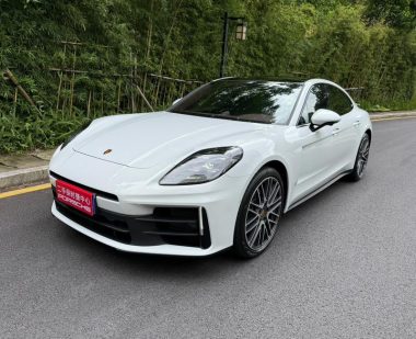 Porsche Panamera 2025, фото 1