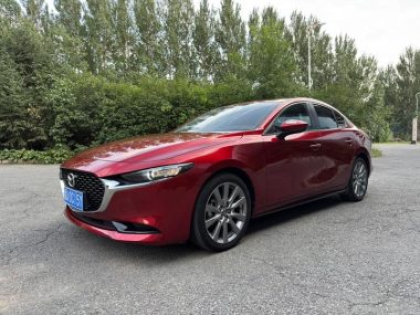 Mazda 3 2023, фото 1