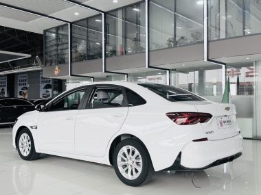Chevrolet Monza 1.5L WOW — фото 4