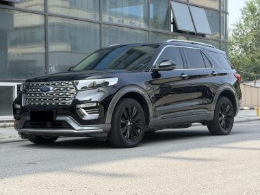 Ford Explorer 2022, фото 1
