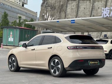 AITO M5 EV RWD Standard — фото 4