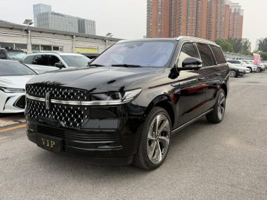 Lincoln Navigator 2025, фото 1