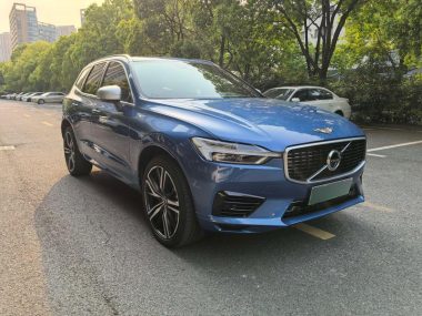 Volvo XC60 T8 E VI — фото 3
