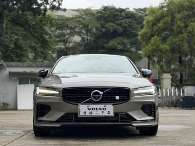 Volvo S60 T8 — фото 2