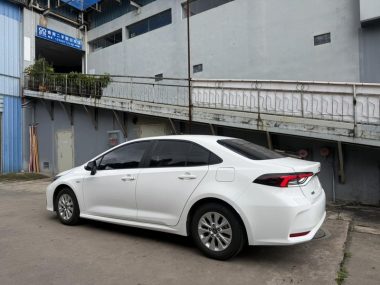 Toyota Corolla 1.8L E-CVT — фото 4