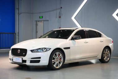 Jaguar XEL 2018, фото 1
